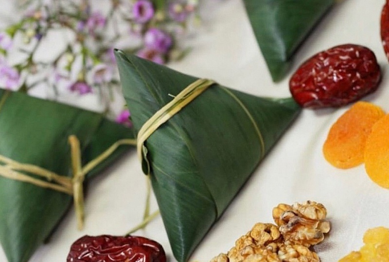 Congratulations on the traditional Chinese Duanwu holiday!